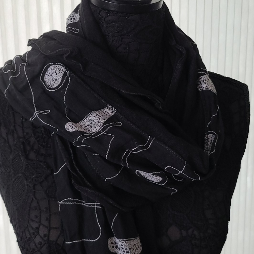 Unique Scarf/Shawl - Picture 1 of 4